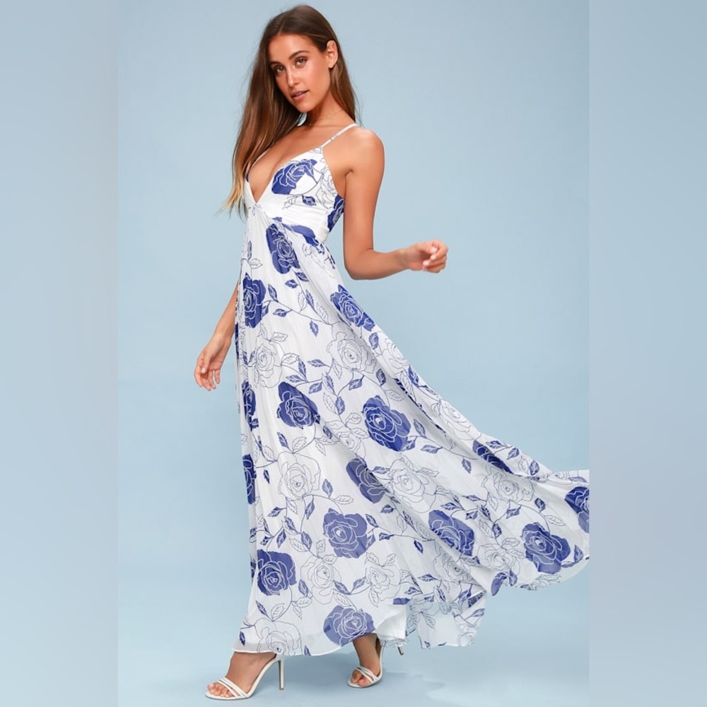 *NWT* Lulus Blue & White Floral Print Maxi Dress - Picture 2 of 11